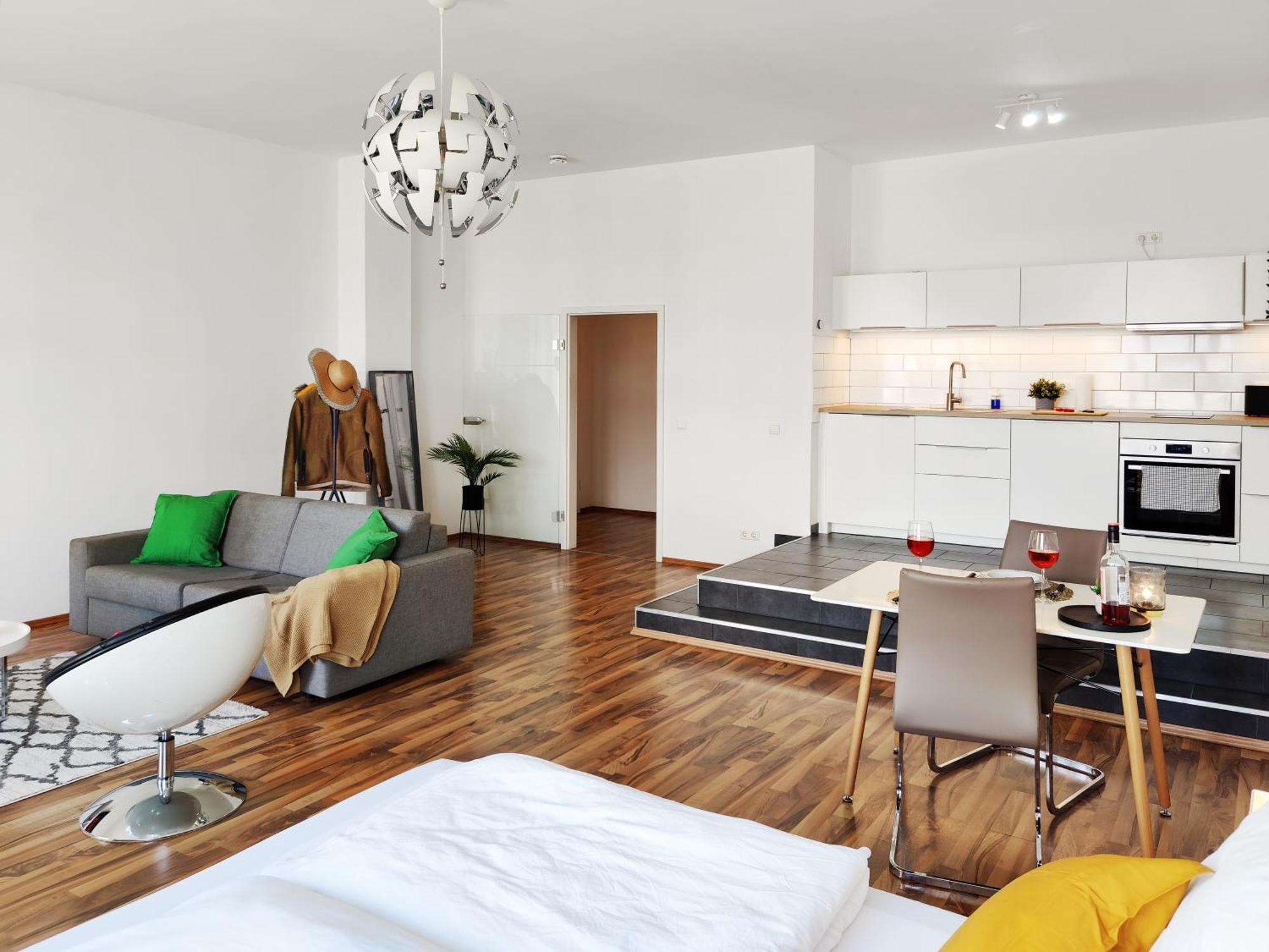 Lokal, Luftig - Loft Mit Heimkino & Parkplatz In Uni- Und Kliniknaehe Apartment Magdeburg
